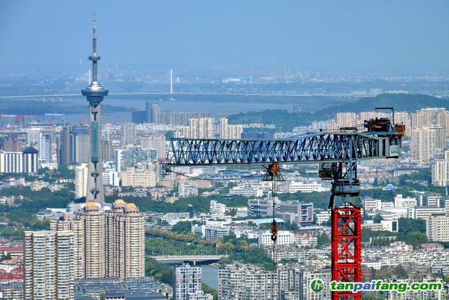 建筑業(yè)高質(zhì)量發(fā)展需以降低碳排放、提高綠色性能為主要目標(biāo)。攝影/章軻